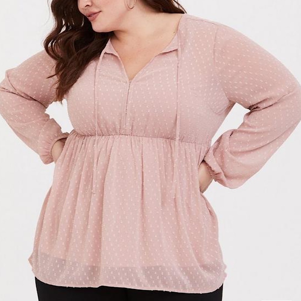 Torrid Women’s Clip Dot Tie Babydoll Top in‎ Blush Pink Size Large 12-14